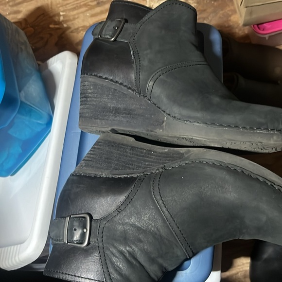 Dansko boots! Suede and black leather . - Picture 7 of 9